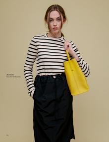  Jil Sander tee, skirt and purse