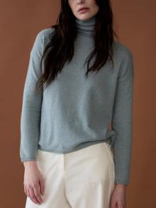 Allude Turtleneck