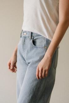 Frame The Twisted High-Rise Jean